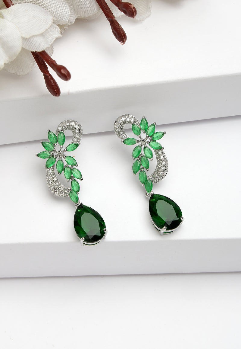 Boucles d'oreilles pendantes florales modernes en zircone