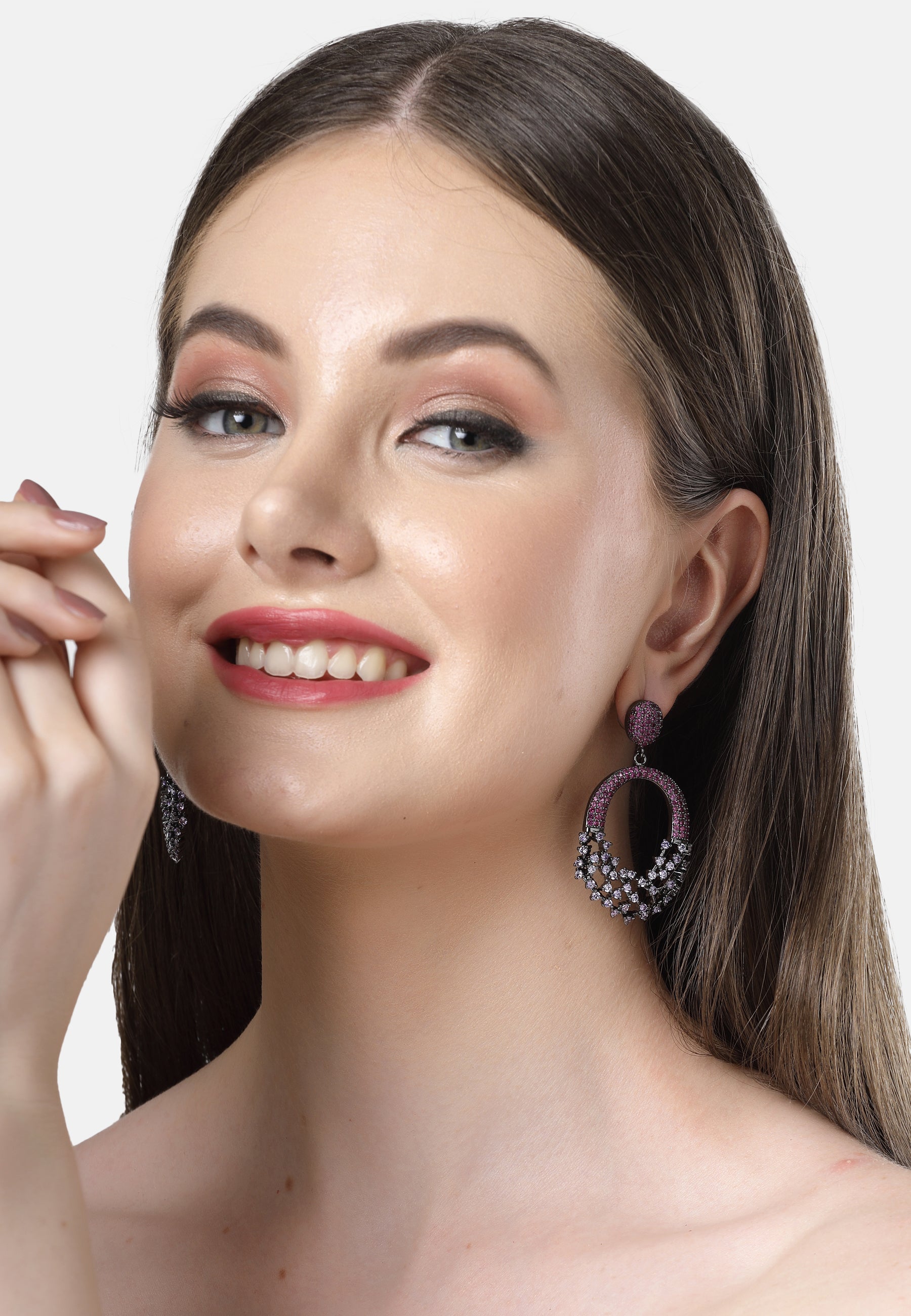 Boucles d'oreilles en zircone ajourées rouges scintillantes