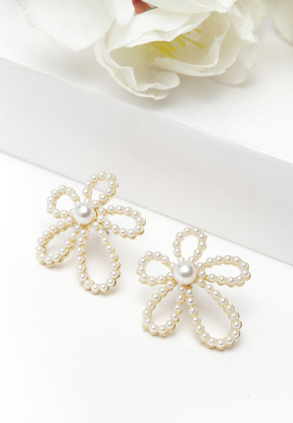 Aretes de perlas florales